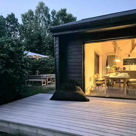 70s House With Design, Soul, And Rustic Details *